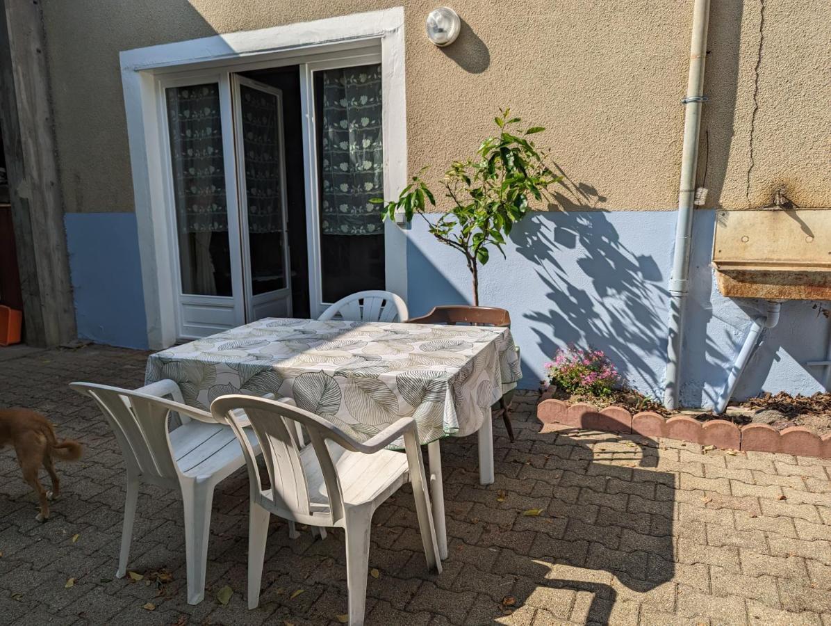 Domaine Viticole Philippe Deschamps Bed and Breakfast Beaujeu  Exterior foto
